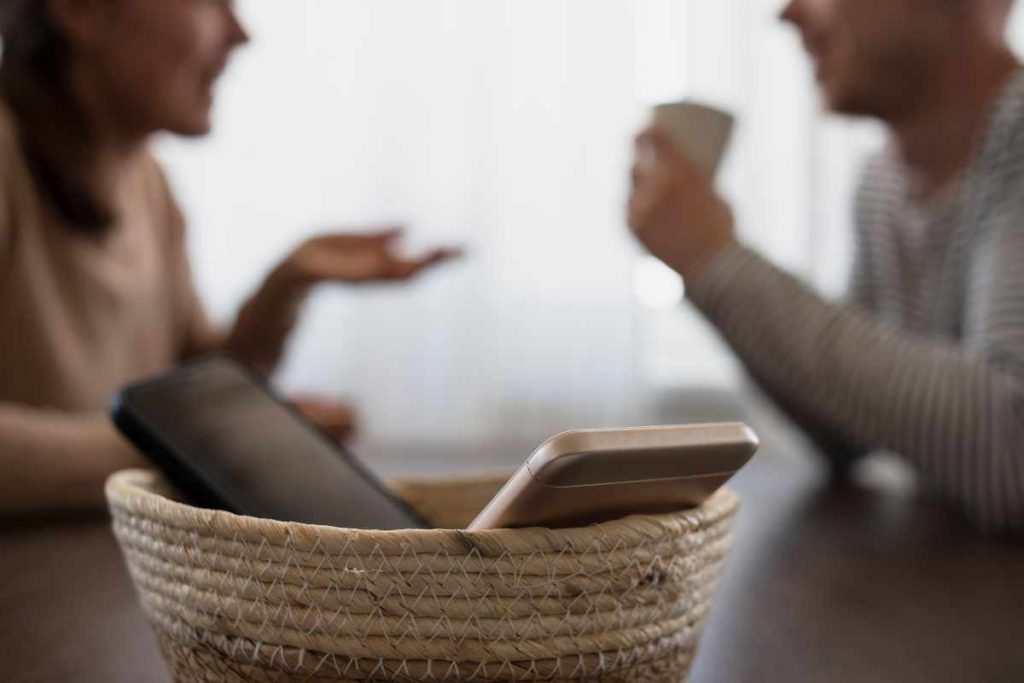 Detox digital y bienestar para mujeres en Islandia: desconexión total 2 Detox digital y bienestar para mujeres en Islandia