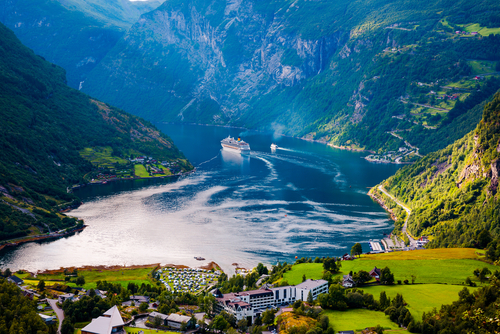 Mejores destinos seguros en Europa para mujeres que viajan solas 3 Mejores destinos seguros en Europa Noruega fiordos