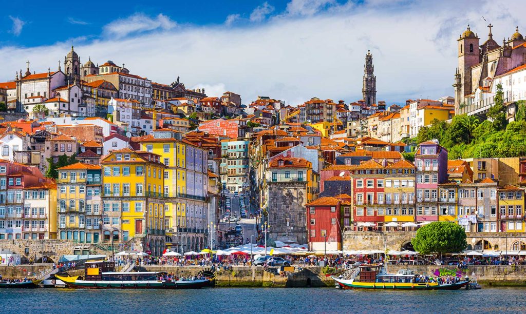 Mejores destinos seguros en Europa para mujeres que viajan solas 8 Mejores destinos seguros en Europa oporto