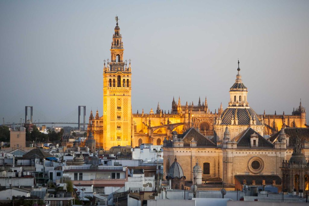 Mejores destinos seguros en Europa para mujeres que viajan solas 10 Mejores destinos seguros en Europa sevilla