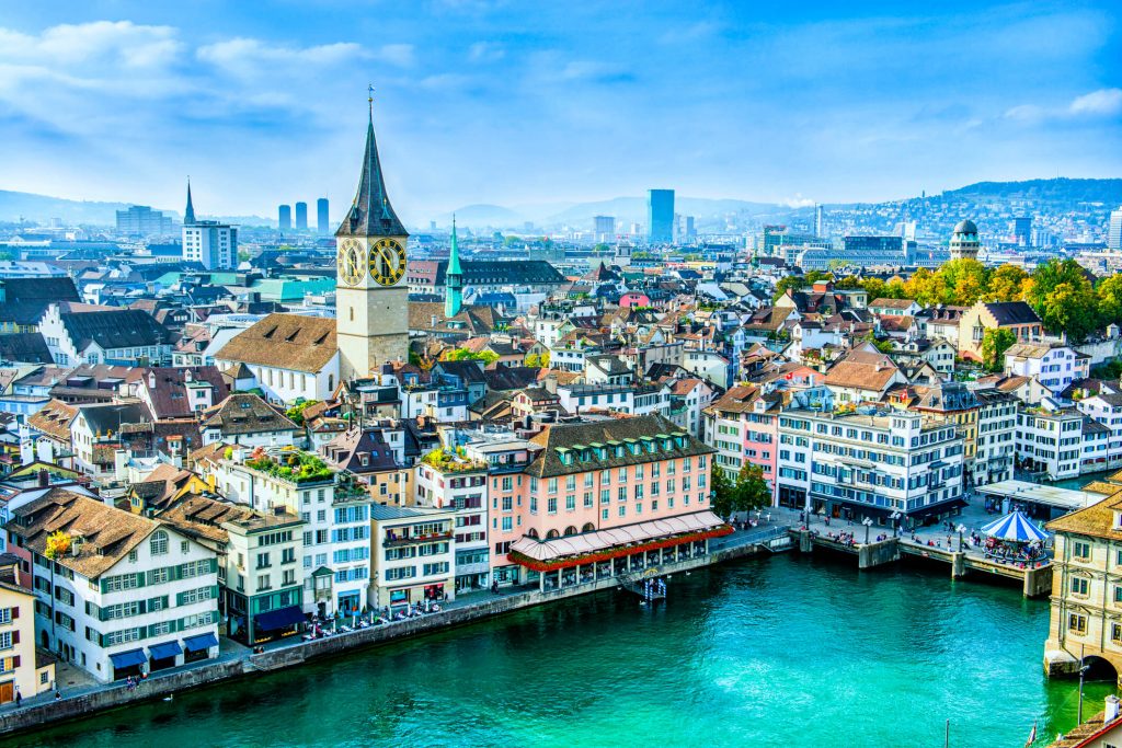 Mejores destinos seguros en Europa para mujeres que viajan solas 5 Mejores destinos seguros en Europa suiza