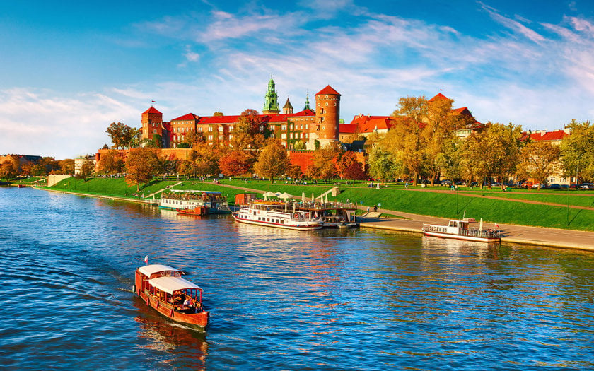 Destinos baratos y seguros para mujeres que viajan solas 5 polonia Cracovia y Varsovia