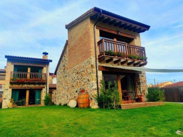Casas rurales y eco-lodges para mujeres que viajan solas en España: seguridad y experiencias únicas 2 Casas rurales y eco lodges para mujeres que viajan solas en Espana 2 1